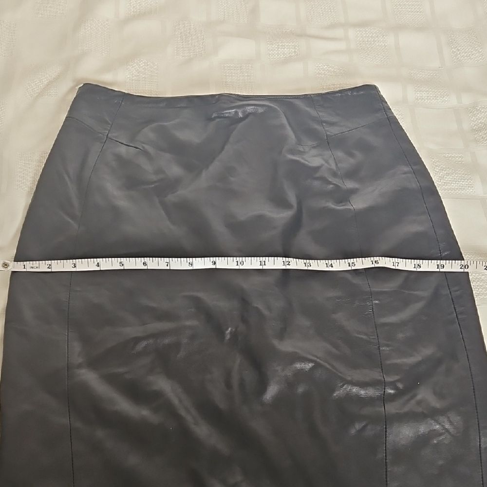 Danier Black Knee-Length Pencil Skirt - Picture 11 of 16